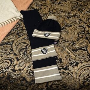 Raiders scarf and beanie set